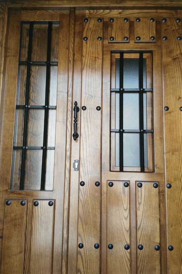 Carpintería de Madera Matías Ruiz Cañada e Hijos C.B. puerta de madera grande